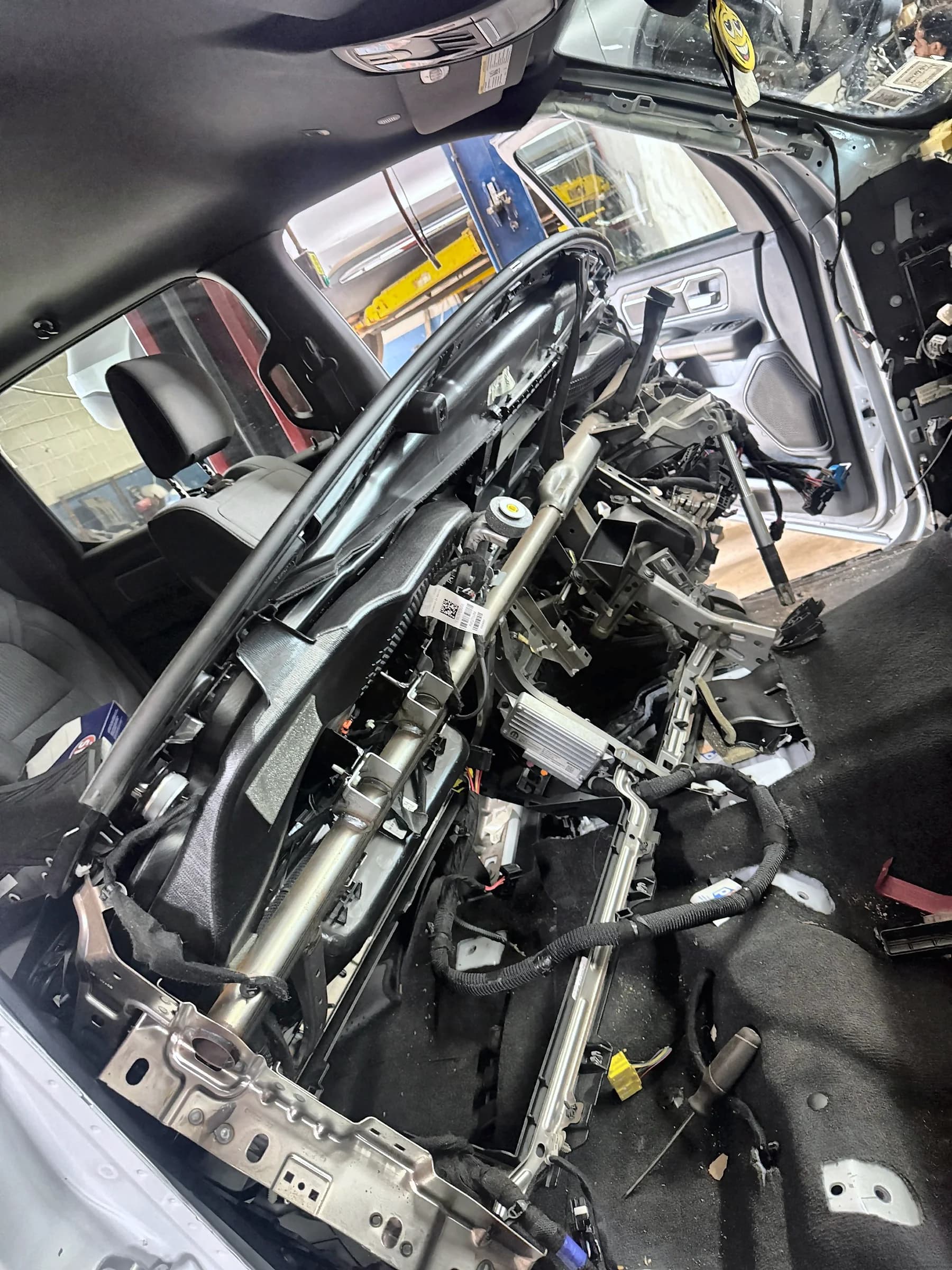 Moe's Garage - dash teardown